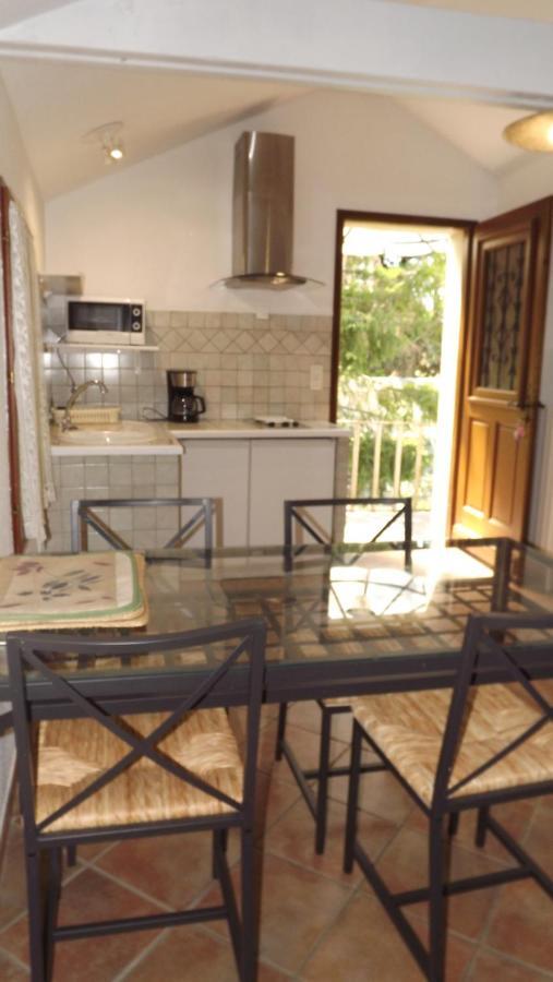 Lou Pichoun Jas Apartment Кавайон Екстериор снимка